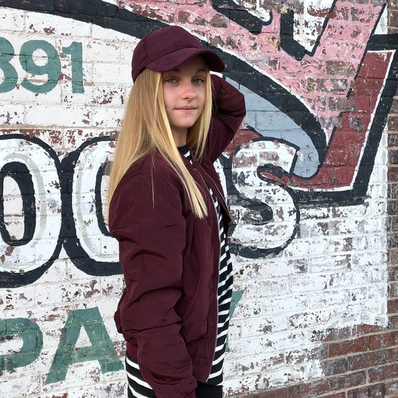 Burgundy corduroy Women’s cap - Picture 2 of 4